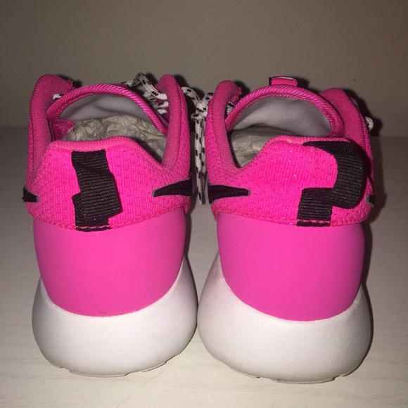 Nike Roshe Run Pink - Picture 5 of 7